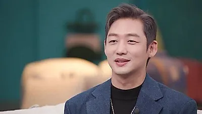 'Bố đơn thân' Lee Tae-sung, 'con trai lớp 9 cao 187cm ủng hộ bố hẹn hò'