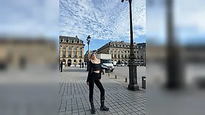 韩韶禧，巴黎街头的金发与黑衣——大胆展现身材魅力