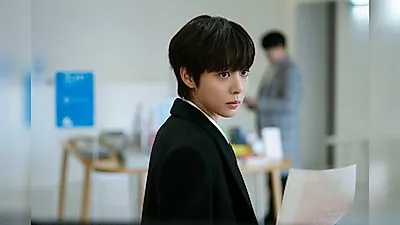 Seol In-ah, Not a Laser-focused Secretary but Investigating a Murder Case