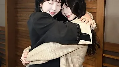 Girls' Generation's Sunny and actress Kim Ye-won share surprise hug during radio visit