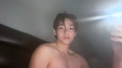 BTS V, What is he doing shirtless late at night? - Studying Spanish during World Tour