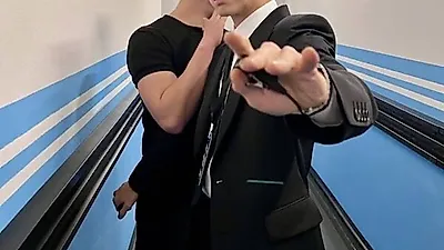 郑允浩因付费应用言论引发争议