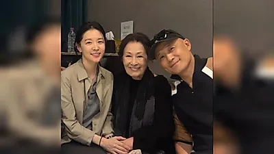 Kim Hye-ja appears in good spirits at 'Still Shining' premiere