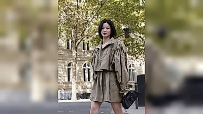 Kim Yoo-jung biến cuộc sống thường ngày thành bộ ảnh thời trang chỉ với một chiếc áo trench coat tại Paris
