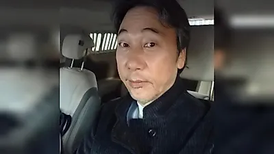 67歳の歌手イ・ムンセ、白内障手術を受け「妻がこんなに綺麗だったなんて」と冗談