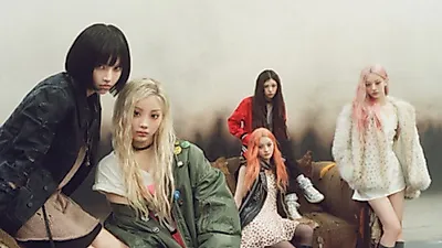 ILLIT member IROHA suffers ankle sprain during rehearsal in Incheon