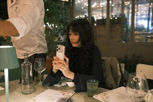 Florence + Wine + Suzy, the Perfect Trio for a 'Beautiful Night'