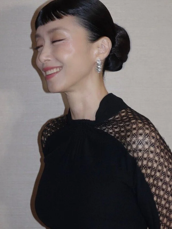 チョン・ドヨンだからこそ可能な極限のチョッピーバン、洗練された美しさ