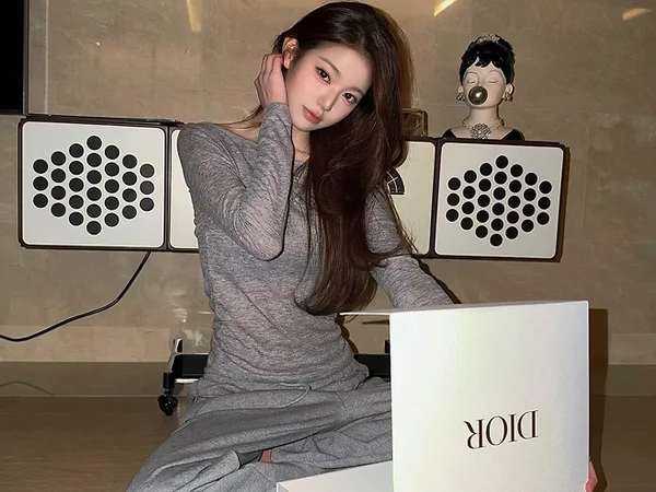 Jang Won-young, nhà 13,7 tỷ won + sofa 11 triệu won + quà tặng Dior, tại sao ánh mắt lại như vậy?