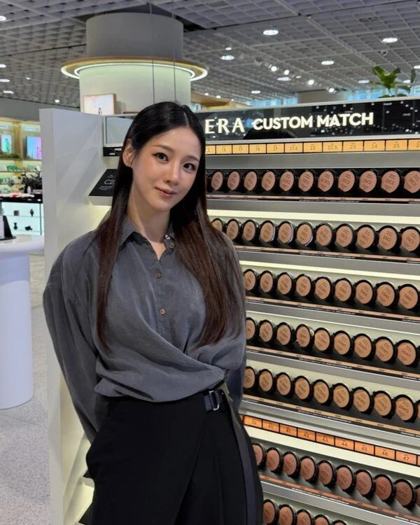 Ok-soon mùa 22 'I Am SOLO', nghỉ việc công chức - tiến bước vào trụ sở chính của HERA với tư cách CEO