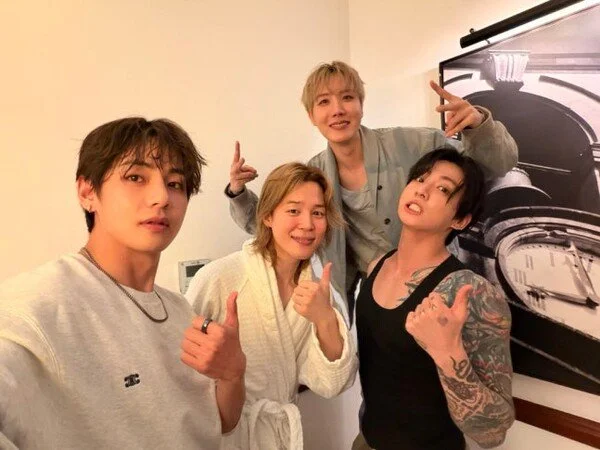 BTS 田柾国，手臂纹身“仿佛蛇要钻出来”