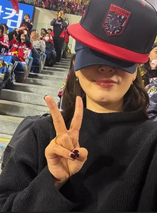 Park Shin-hye witnesses Kim Do-yeong's grand slam as KIA Tigers secure victory
