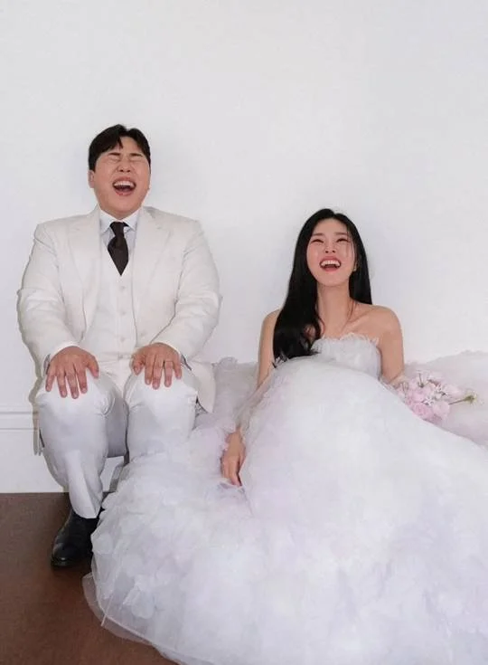 無名のコメディアン ハン・ユンソ、ソウルのマンションで新婚生活を開始