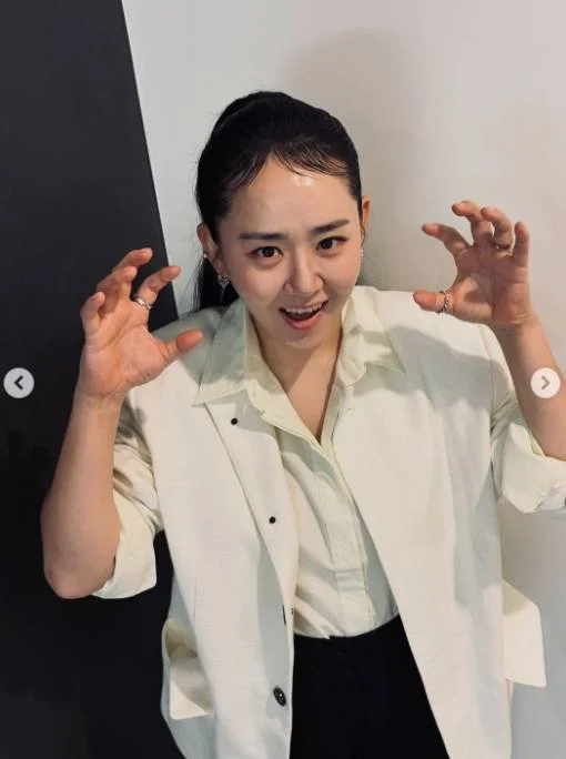 Nhan sắc rạng rỡ của Moon Geun-young sau khi kết hôn