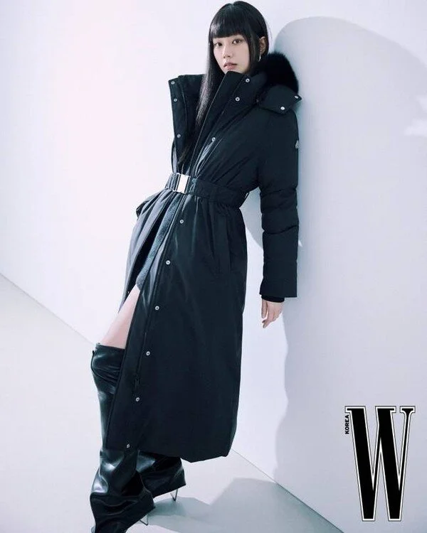 Hyeri showcases versatile charms with contrasting hairstyles in winter pictorial