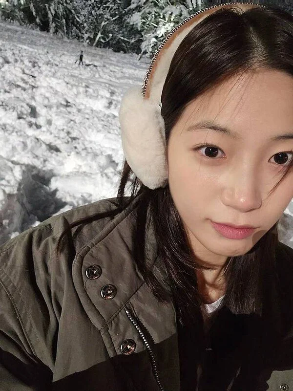 Sự đáng yêu của KAZUHA là một quy luật - bên cạnh còn có cả Kim Yeon-koung!