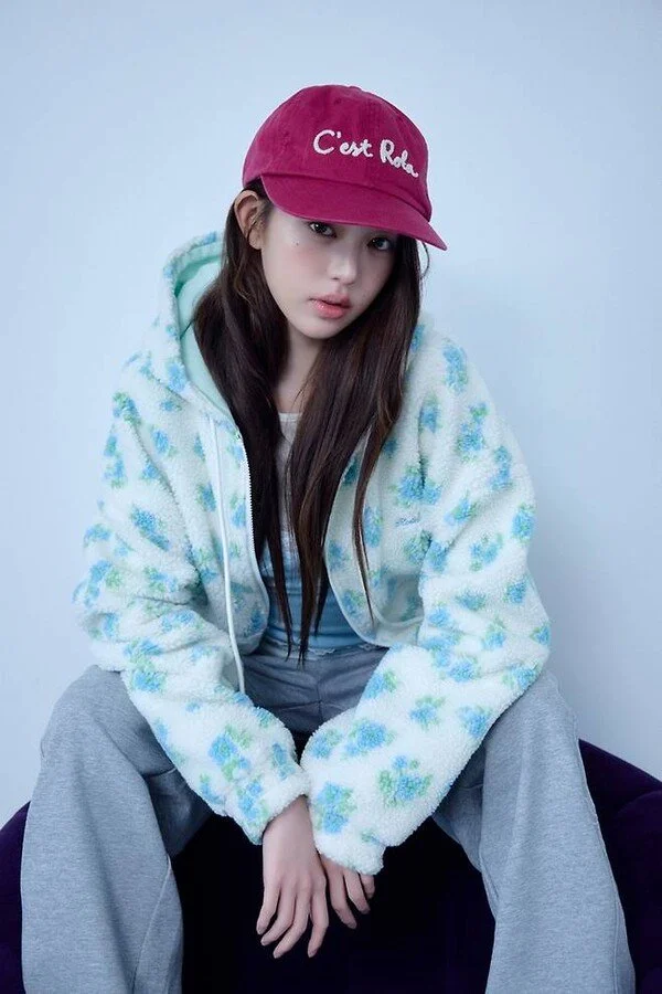 아이브 장원영, 다소 망가질 듯 자유분방함-대충 입어도 화보
