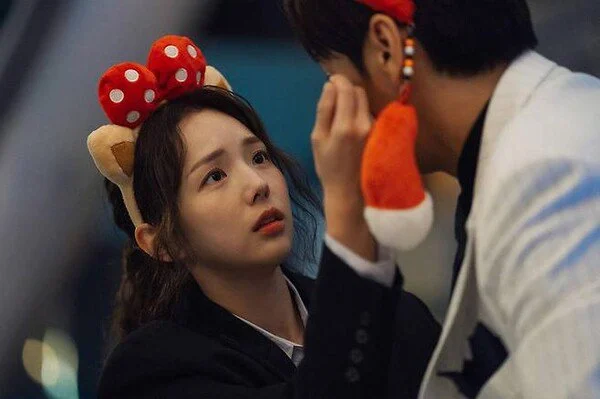 Chae Soo-bin + Kim Young-kwang’s ‘Take Charge of My Heart’ Captivates the World—Between Cheesiness and Clichés