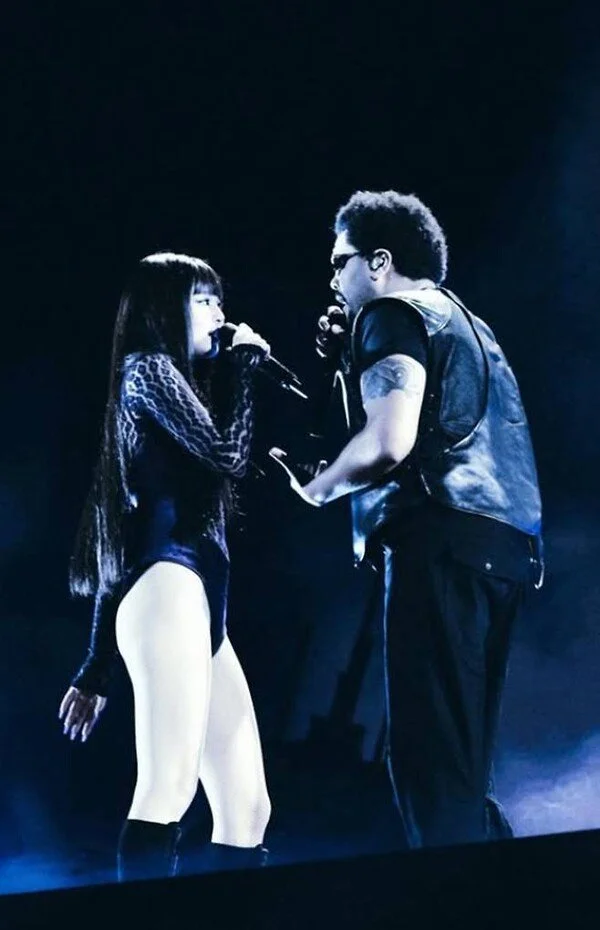 JENNIE: Middle Finger Gestures and Bold Outfits During The Weeknd's Performance?