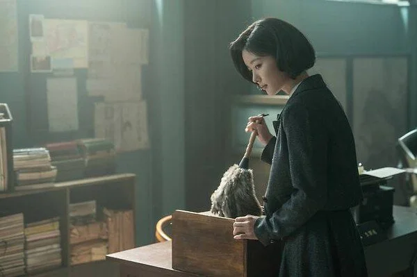 Kim Yoo-jung cắt tóc dài thành tóc ngắn - bắt đầu vai mật thám trong '100 ngày dối trá'