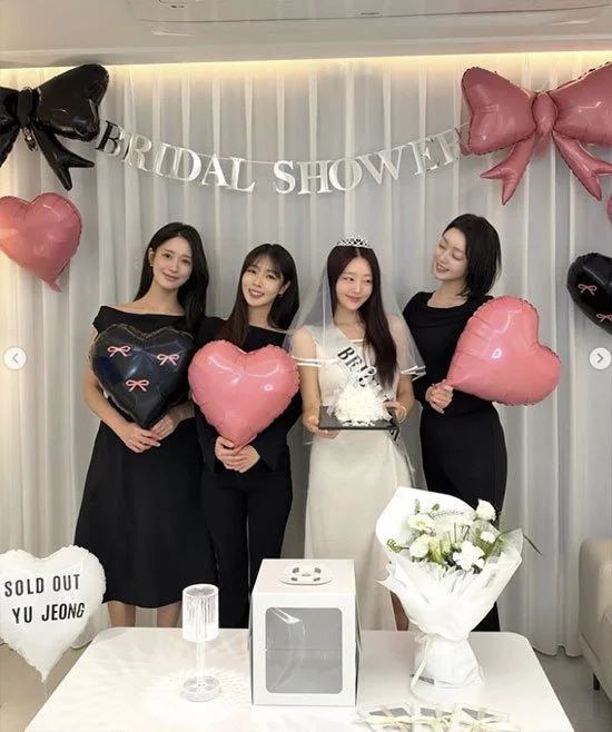 Former Laboum member Yujeong celebrates bridal shower ahead of December wedding to finance professional