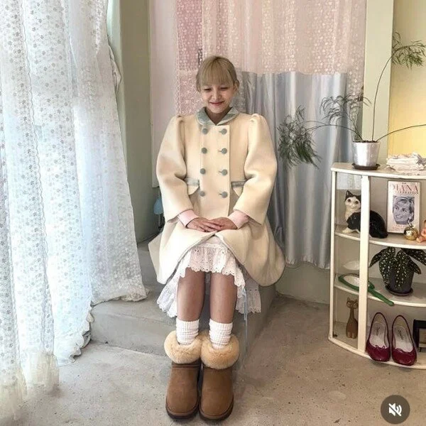AOA Jimin's Lace-Filled, Eccentric Fashion: "Feels Like Being in a Fairytale World"