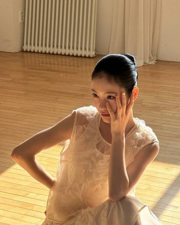 Shin Ye-eun showcases versatile charms in Cosmopolitan Beauty Awards pictorial