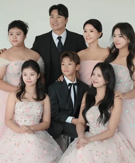 Lee Dong-gook's third daughter Seol-a loves the United States; enters middle school as family scatters