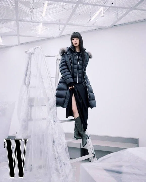 Hyeri showcases versatile charms with contrasting hairstyles in winter pictorial