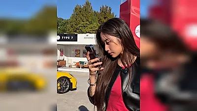 Moon Ga-young, sự quyến rũ đầy tương phản giữa sắc đỏ và chất liệu da cùng Porsche