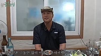 Lee Jang-woo Announces Temporary Hiatus of Mukbang Channel with 120,000 Subscribers: "Weight?"