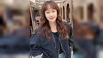 俳優キム・ジス、プラハでの旅行会社経営でバーンアウトを告白　54歳の誕生日を迎え韓国へ