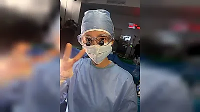 キム・ジウォン、『ドクターX ～外科医・大門未知子～』の審議論争をよそに澄んだ瞳で「広報」