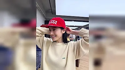 郑恩彩发布日常照展现清纯魅力