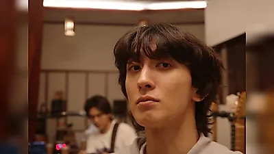 Choi Jung-hoon, Amidst Breakup Rumors with Han Ji-min, Finds Answer in 'Yoga Practice' After Turning Off His Phone
