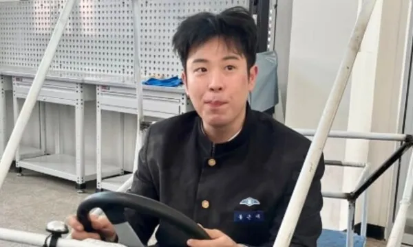 「鉄槌教師」P.O、済州島での休暇中に交通事故、軽傷「来週から撮影再開」