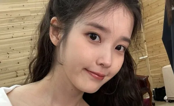 IU(アイユー)がチャン・ギハの楽曲を削除、ユン・ガイへの配慮か? SNSで憶測広がる