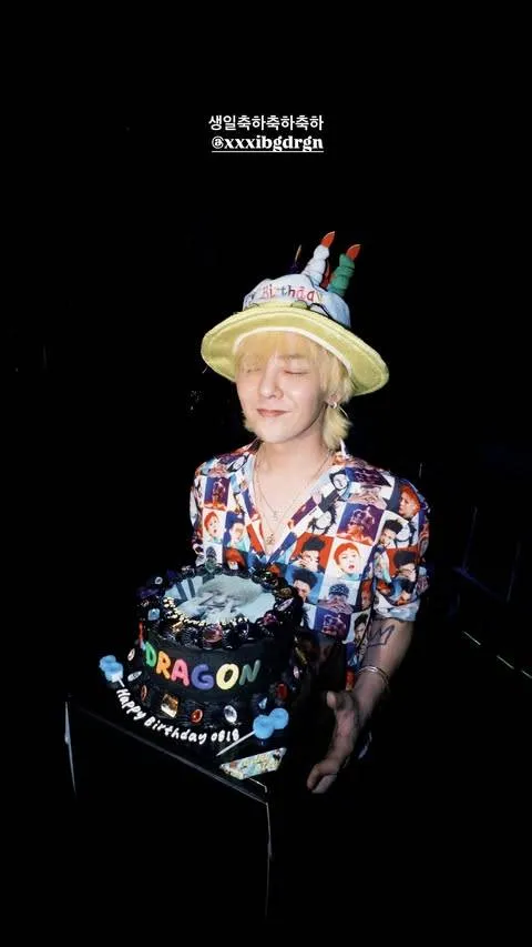 G-DRAGON、38歳の誕生日を「GDらしく」祝う-顔が全面にプリントされたシャツで