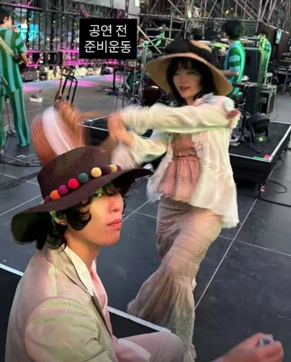 AKMU(アクマム)のスヒョン、パフォーマンス前の徹底した準備運動に注力
