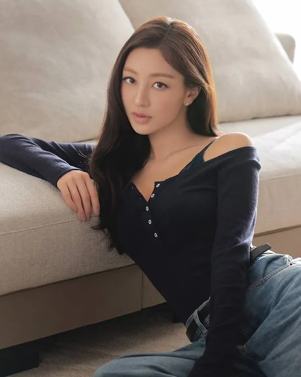 TWICEジヒョ、ピンク色のときめきからブラックシークまで魅力を披露