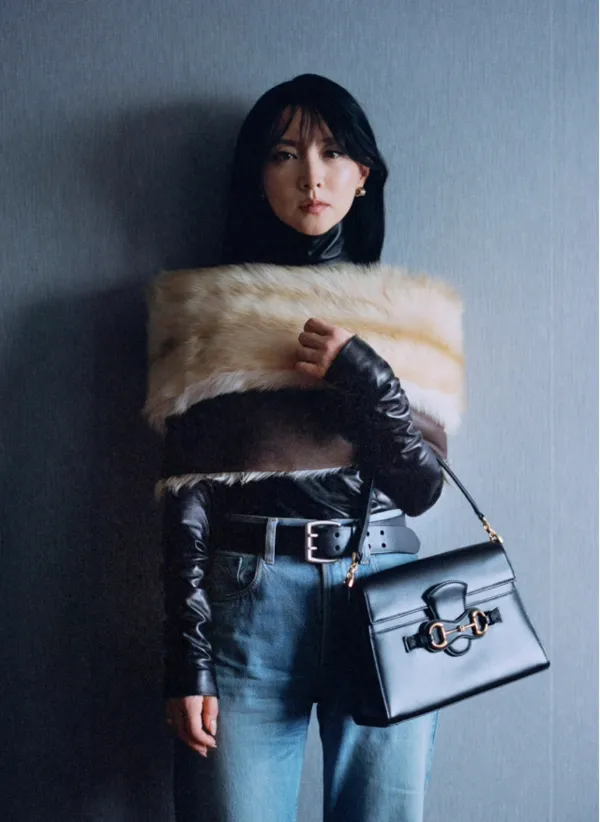 イ・ヨンエ、圧倒的な「古典美+現代美」―スーツも韓服も高級ブランドのように着こなす