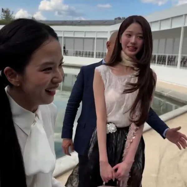 Dior大秀现场:IVE Jang Won-young与BLACKPINK Jisoo呈现微妙氛围差异
