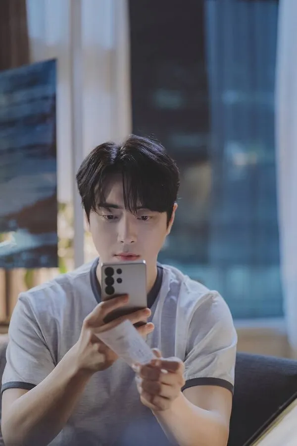 Lee Jun-hyuk: 'Dù trúng 1,3 tỷ won tôi vẫn sẽ đi làm' - Hóa thân thành nhân viên văn phòng Hàn Quốc