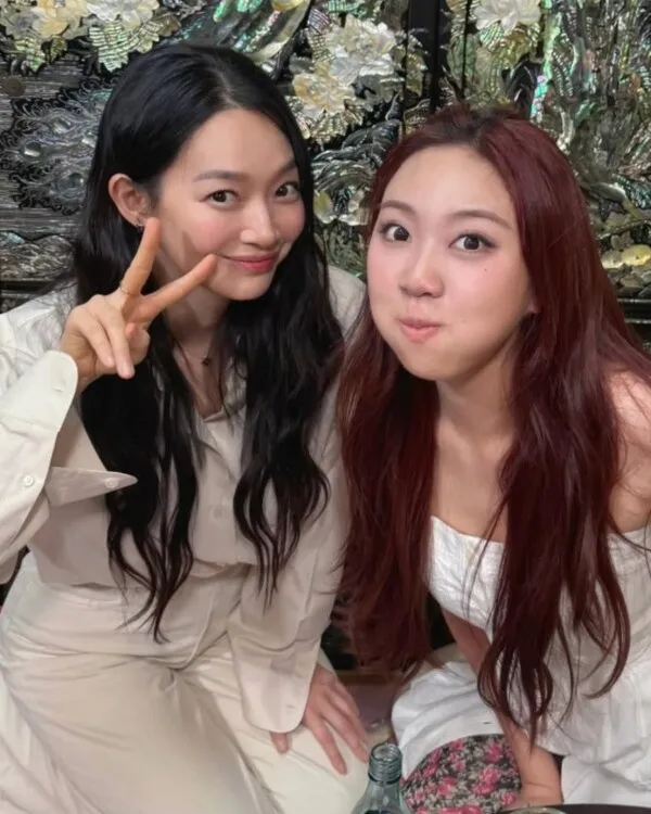 Lee Young-ji và Shin Min-ah gây cười với màn đối đáp cực lầy lội